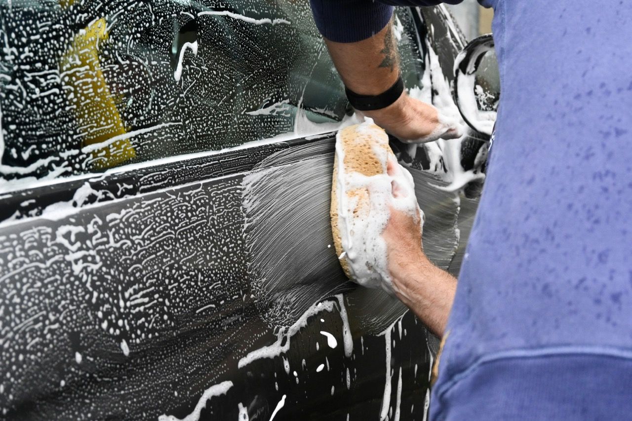 Fahrzeugwäsche von Hand bei Clean Plus